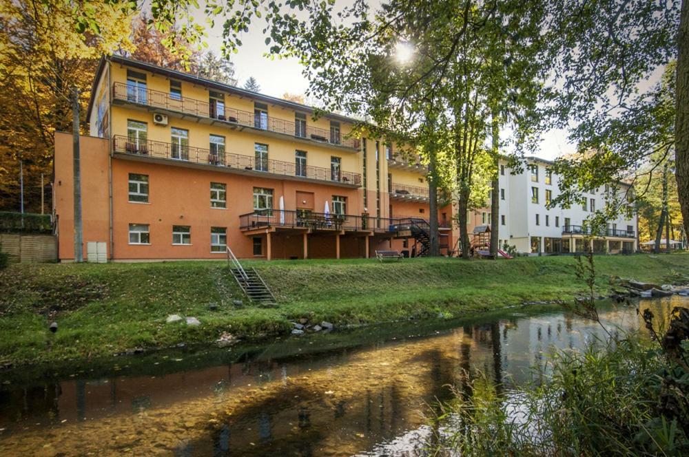 Hotel Mir-Jan Spa Lądek-Zdrój Екстериор снимка