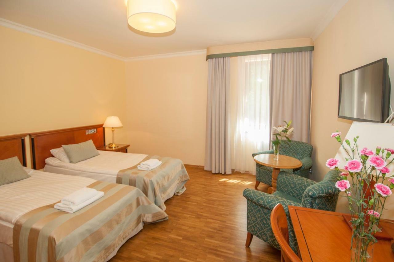 Hotel Mir-Jan Spa Lądek-Zdrój Екстериор снимка
